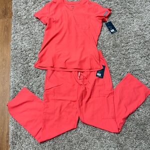 NWT MedCouture Scrub Set
Top- Small
Bottoms- Medium